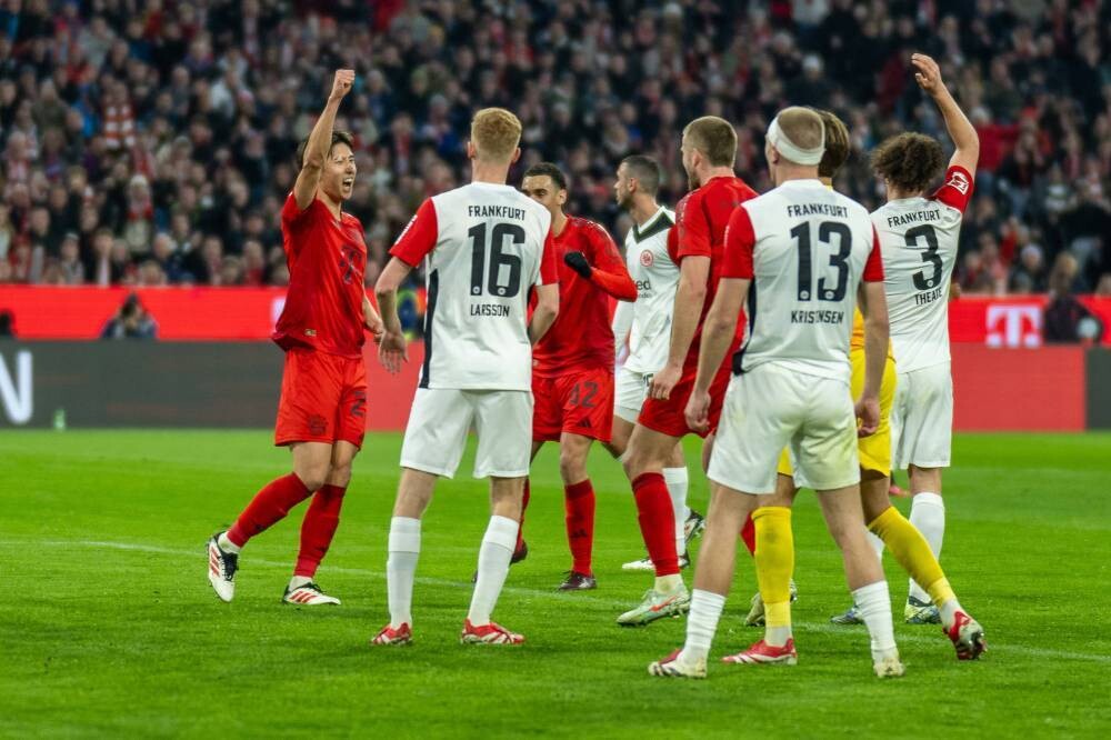 Bayern Munich Dominates Eintracht Frankfurt 4-0