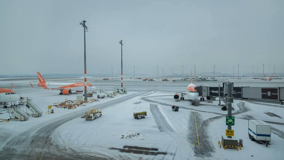 Аэропорт Берлина закрыт из-за чёрного льда