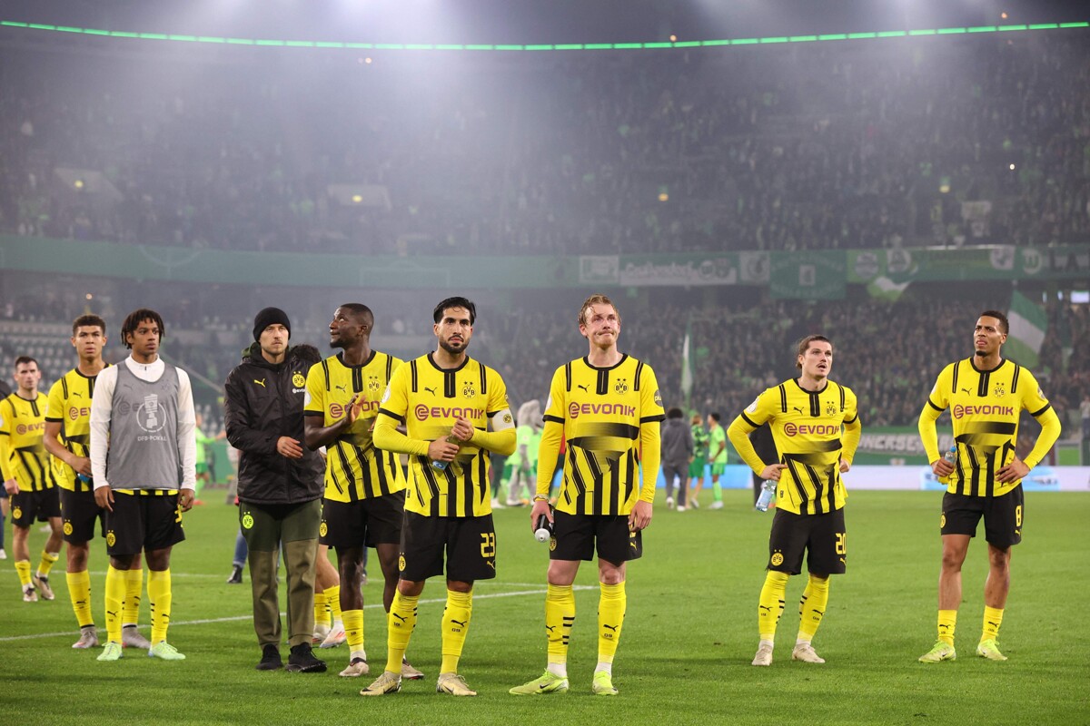 Borussia Dortmund to Sell Five Stars After Poor Start