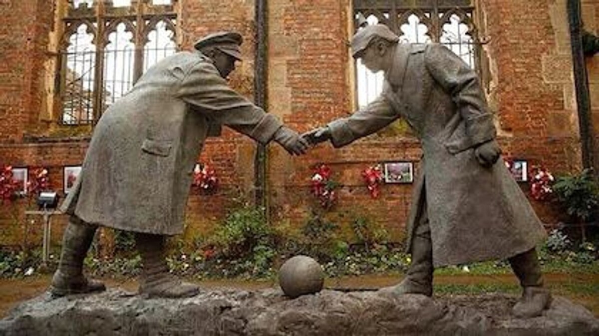 The 1914 Christmas Truce