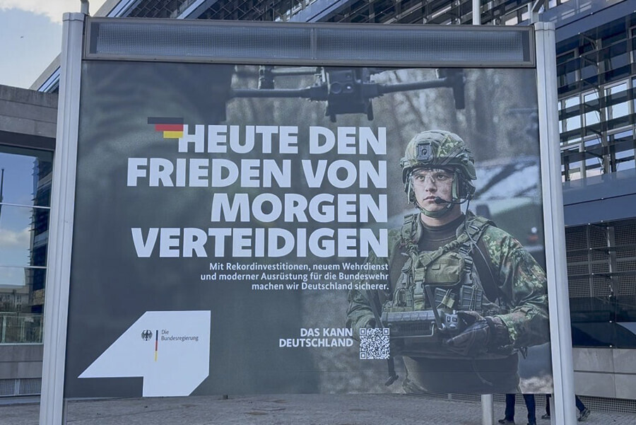 Germany clarifies travel rules for men after military law reform