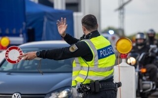 Подросток за рулем врезался в очистные сооружения сточных вод в Бамберге