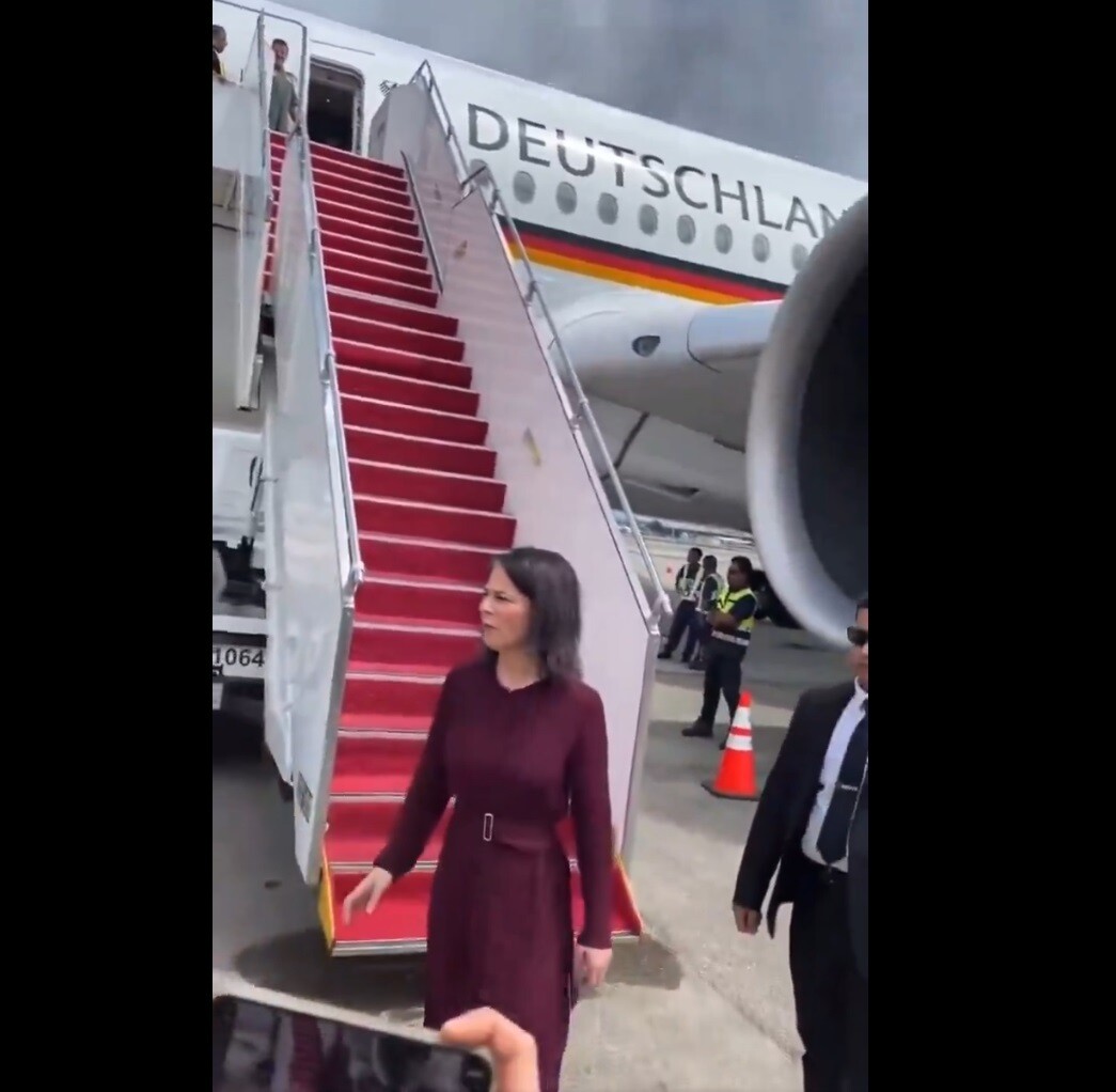 Embarrassing Incident for German Foreign Minister
