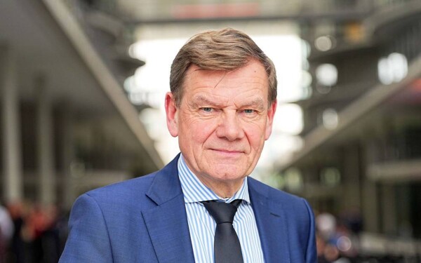 German FM urges China to use influence to resolve Ukraine conflict