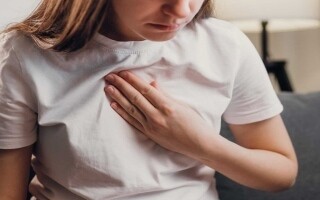 Постоянная отрыжка может сигнализировать о риске изжоги