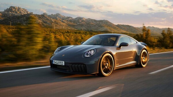 Porsche представляет гибридную версию знаменитой модели 911
