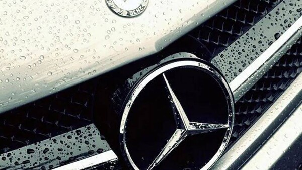 Mercedes-Benz Profit Plummets 70% in Q3