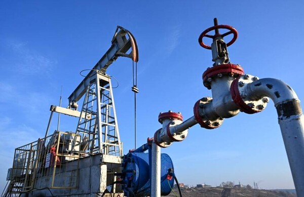 Oil prices could exceed $100 if Strait of Hormuz closes