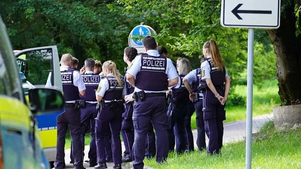 Три человека погибли в результате стрельбы в Лаутлингене, Германия