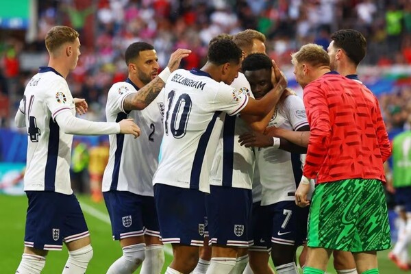 Англия побеждает Швейцарию 5-3 в полуфинале Евро-кубка